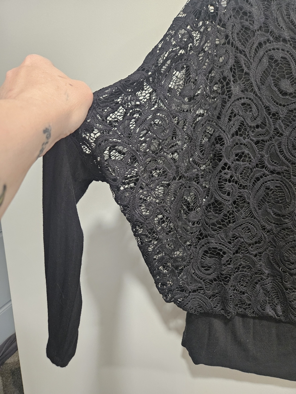 Joseph A Black Lace Blouse Size L Sheer Sleeve Dressy Top Elegant - Picture 2 of 3